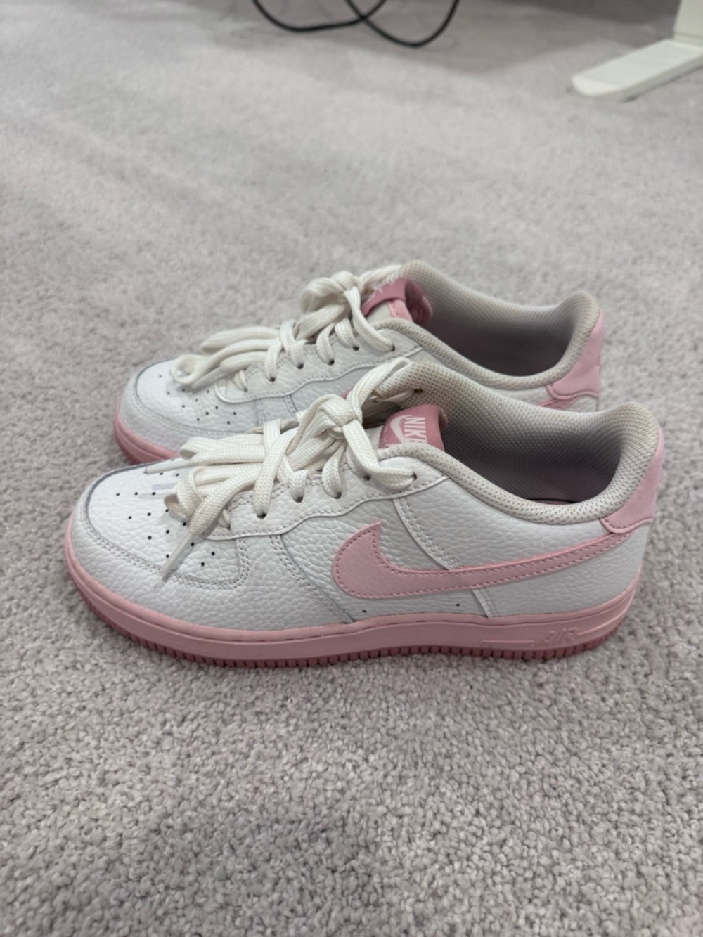 Nike Kids Low-Top Sneakers - White & Light Pink